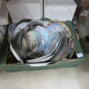 A large quantity of collector's plates (in excess of 25)