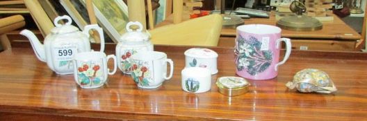 A mixed lot including child' tea ware
