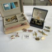 A mixed lot of cuff links