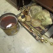 A quantity of mostly brass fireside items