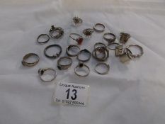 A quantity of silver and white metal rings