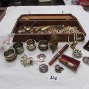 A mixed lot of jewellery, watches etc