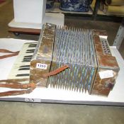 An electra accordion