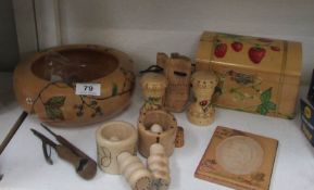 A mixed lot of wooden items