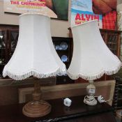 2 table lamps with shades