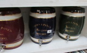 3 Sherry barrels by Brown & Panks, 1 lid a/f