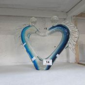 A Murano glass heart as 2 Angels