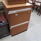 A 2 drawer filing cabinet