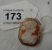 A Cameo brooch in 9ct gold mount