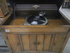 A Colombia Viva-Tonal Grafonola Case gramaphone