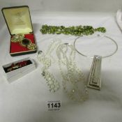 A mixed lot of costume jewellery