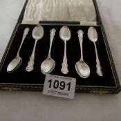 A cased set of 6 silver spoons