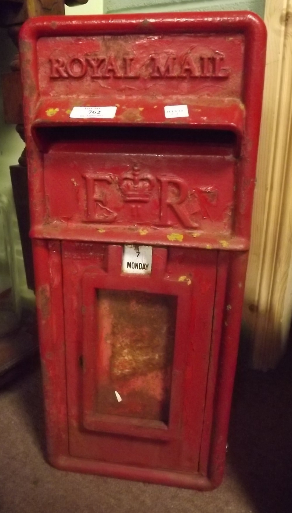 Cast iron post box  ER { Keys in the office. }.