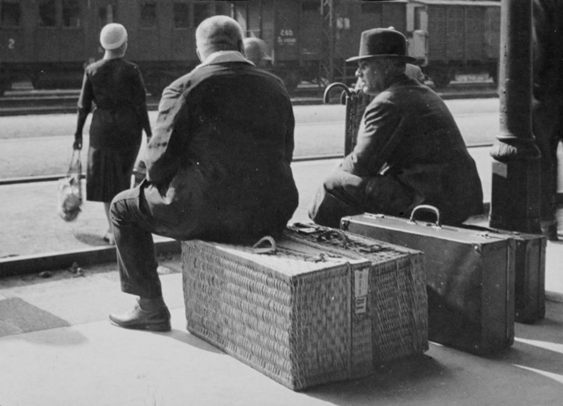 Ladislav Emil Berka (1907 – Prague – 1993)  „CEKÁNÍ“ (WAITING). 1929  Vintage. Gelatin silver print.