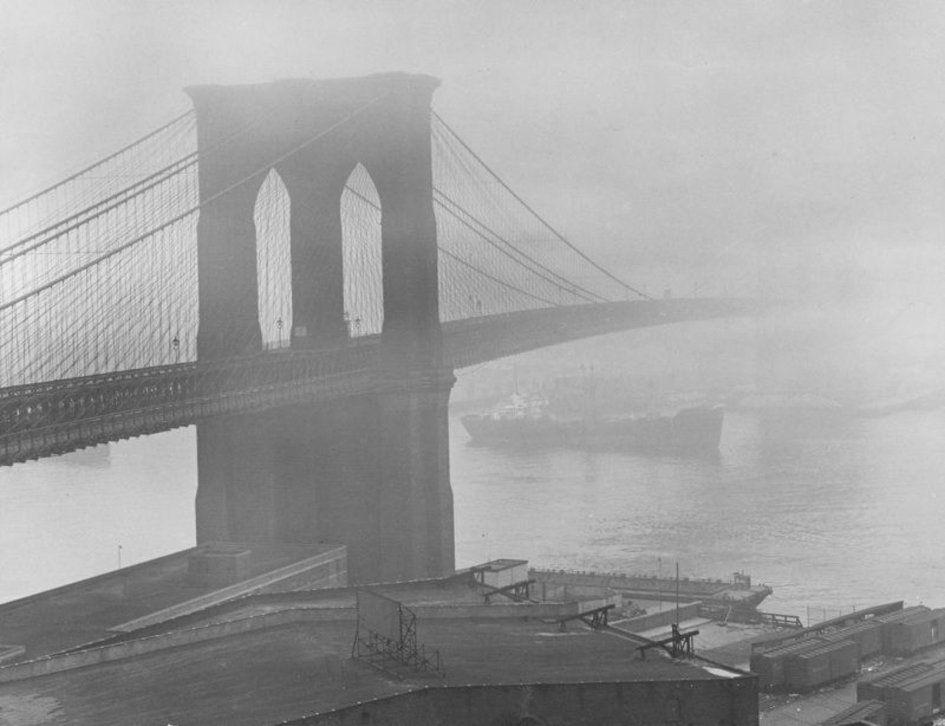 Andreas Feininger (Paris 1906 – 1999 New York)  „BROOKLYN BRIDGE IN FOG“. 1948  Possibly early