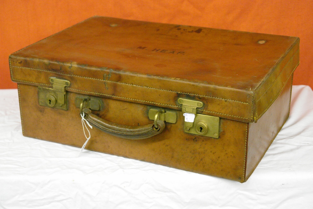 VINTAGE TAN LEATHER STITCHED SUITCASE WITH BRASS MOUNTS NAME TO LID `M.HEAP` 49.5CM WIDE