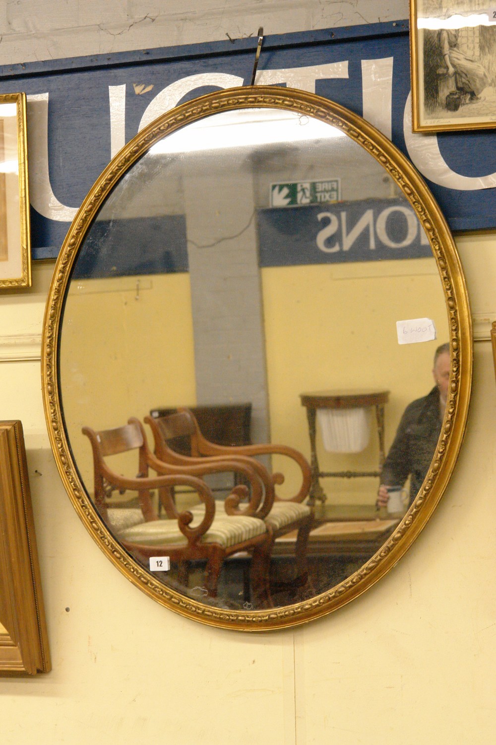 19THC GILT CIRCULAR MIRROR WITH MOULDED EGG AND DART FRAME 74CM DIA