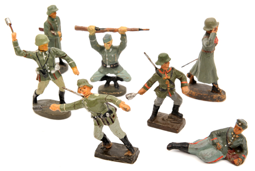 German WWII infantry. By Lineol, Elastolin etc. Three soldiers throwing grenades, Officer saluting
