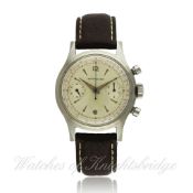 A GENTLEMAN`S STAINLESS STEEL WITTNAUER CHRONOGRAPH WRISTWATCH CIRCA 1950s, REF. 3256 D: Silver dial