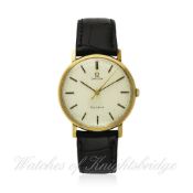 A GENTLEMAN`S 9CT SOLID GOLD OMEGA GENEVE WRISTWATCH CIRCA 1960s  D: Silver dial with black inlaid