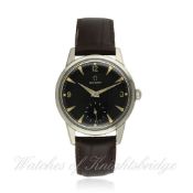 A GENTLEMAN`S STAINLESS STEEL OMEGA SEAMASTER WRISTWATCH CIRCA 1960, REF. 14389-6 D: Black dial with