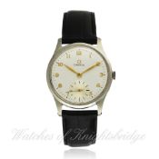 A GENTLEMAN`S STAINLESS STEEL OMEGA WRISTWATCH CIRCA 1948, REF. 13322 D: Silver dial with gilt