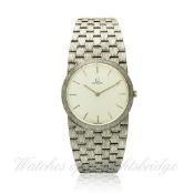 A GENTLEMAN`S 18K SOLID WHITE GOLD OMEGA BRACELET WATCH CIRCA 1970, REF. 7193 A08272 D: Silver