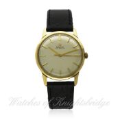 A GENTLEMAN`S 9CT SOLID GOLD OMEGA AUTOMATIC WRISTWATCH CIRCA 1962, REF. 196467 D: Silver dial