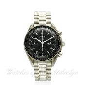 A GENTLEMAN`S STAINLESS STEEL OMEGA SPEEDMASTER AUTOMATIC CHRONOGRAPH BRACELET WATCH DATED 2004,