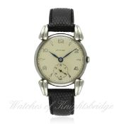 A GENTLEMAN`S STAINLESS STEEL LONGINES WRIST WATCH CIRCA 1945, REF. 3410/87 D: Silver dial with bi-