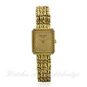 A LADIES 18K SOLID GOLD & DIAMOND PATEK PHILIPPE BRACELET WATCH CIRCA 1990s D: Champagne colour dial