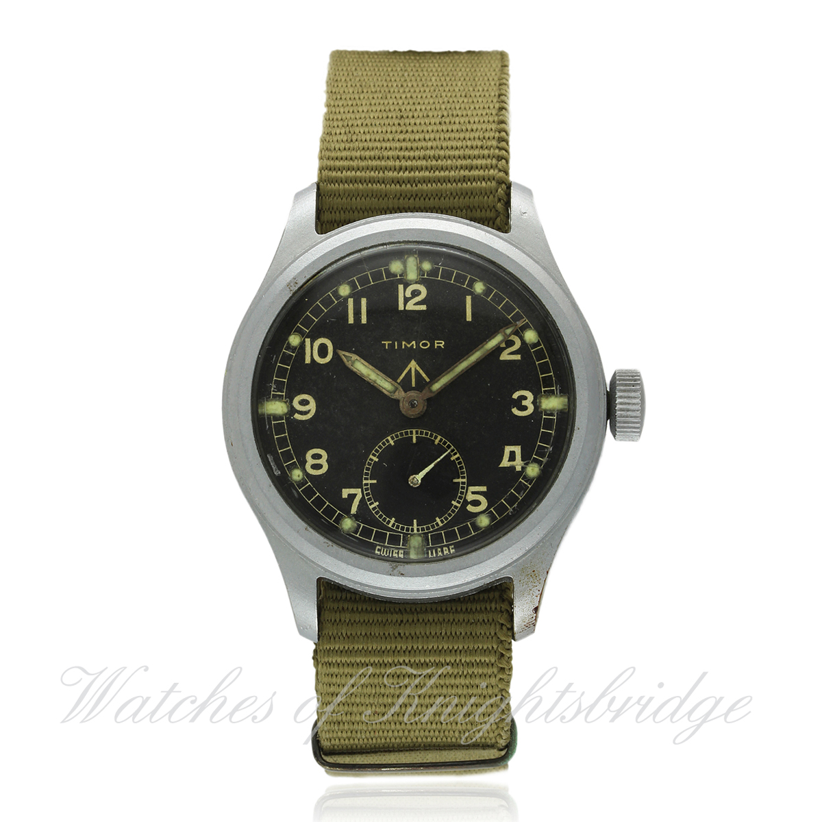 A GENTLEMAN`S BRITISH MILITARY W.W.W. TIMOR WRIST WATCH CIRCA 1940s D: Black dial with applied