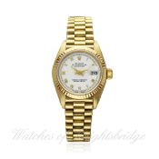 A LADIES 18K SOLID GOLD ROLEX OYSTER PERPETUAL DATEJUST BRACELET WATCH DATED 1985, REF. 69178 WITH