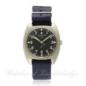 A GENTLEMAN`S STAINLESS STEEL BRITISH MILITARY HAMILTON WRIST WATCH DATED 1973 D: Black dial with