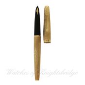 A RARE 9CT SOLID GOLD PRESIDENTIAL PARKER `61` FOUNTAIN PEN CIRCA 1950s Hallmarked & signed Parker