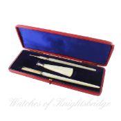 A MOTHER OF PEARL & SILVER PLATED PEN SET BY SAMPSON MORDAN & CO CIRCA 1900 IN ORIGINAL FITTED BOX A