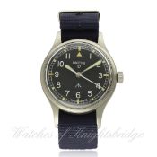 A GENTLEMAN`S STAINLESS STEEL BRITISH MILITARY SMITHS WRIST WATCH CIRCA 1968 D: Black dial with