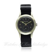 A GENTLEMAN`S BRITISH MILITARY JAEGER LECOULTRE W.W.W. WRIST WATCH CIRCA 1940s D: Black dial with