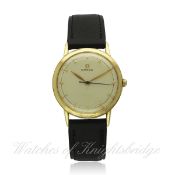 A GENTLEMAN`S 14K SOLID GOLD OMEGA WRIST WATCH CIRCA 1947, REF. P6521 D: Silver dial with gilt