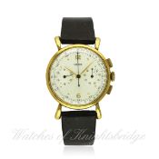 A RARE GENTLEMAN`S 18K SOLID GOLD JAEGER CHRONOGRAPH WRIST WATCH CIRCA 1940s  D: Silver dial with