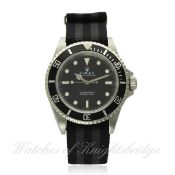 A GENTLEMAN`S STAINLESS STEEL ROLEX OYSTER PERPETUAL SUBMARINER WRIST WATCH CIRCA 1995, REF. 14060