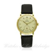 A GENTLEMAN`S 18K SOLID GOLD OMEGA WRIST WATCH CIRCA 1944, REF. 10536308 D: Silver dial with gilt