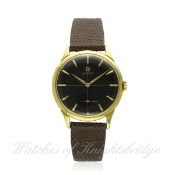 A GENTLEMAN`S 18K SOLID GOLD OMEGA WRIST WATCH CIRCA 1960, REF. 14707-3 D: Black "cross hair" dial