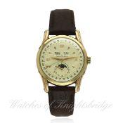 A GENTLEMAN`S 10K GOLD FILLED MOVADO TRIPLE CALENDAR MOONPHASE WRIST WATCH CIRCA 1950 D: Silver dial