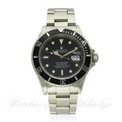 A GENTLEMAN`S STAINLESS STEEL ROLEX OYSTER PERPETUAL DATE SUBMARINER BRACELET WATCH DATED 1996, REF.