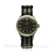 A GENTLEMAN`S STAINLESS STEEL BRITISH MILITARY W.W.W. OMEGA WRISTWATCH CIRCA 1944 D: Black dial with