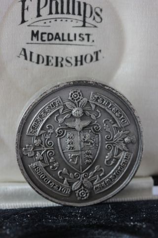 Athletics - 1930 AAA silver medal in mint condition, c/w original box (with gold lettering AAA ) and