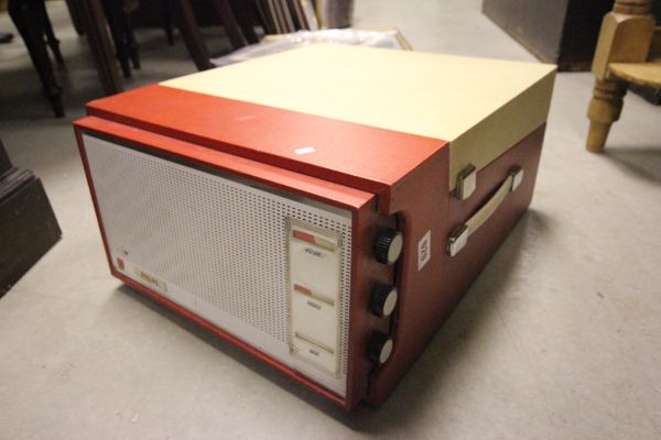 Retro Portable Phillips Record Player