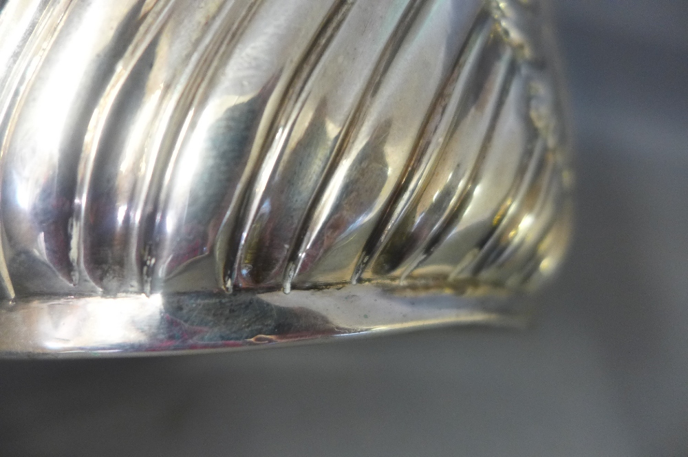 A Britannia standard silver twin handled half fluted Loving Cup 1712/13 - maker R with Armorial - Image 4 of 4