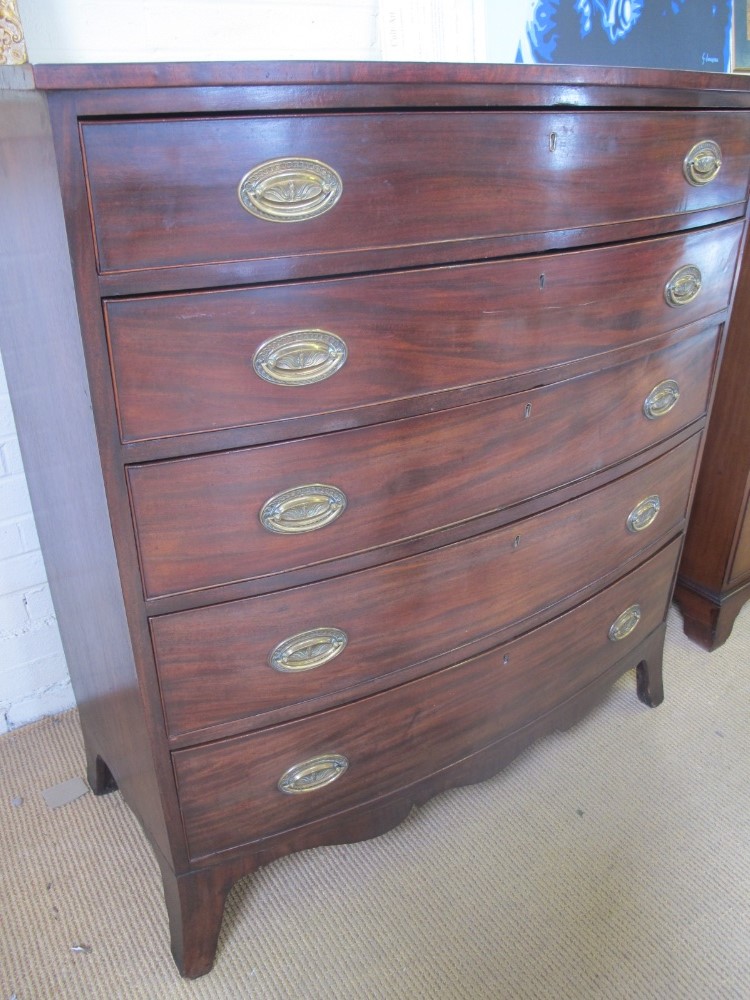 A 19th century mahogany five drawer chest on splayed bracket feet - Height 1.23 m x Width 1.1 m x